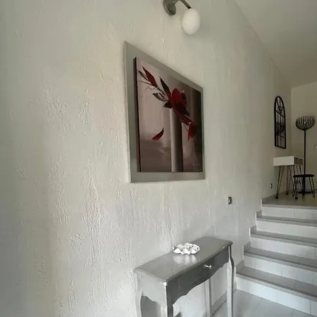Apartment Modern With A 30 M2 Terrasse And Garden